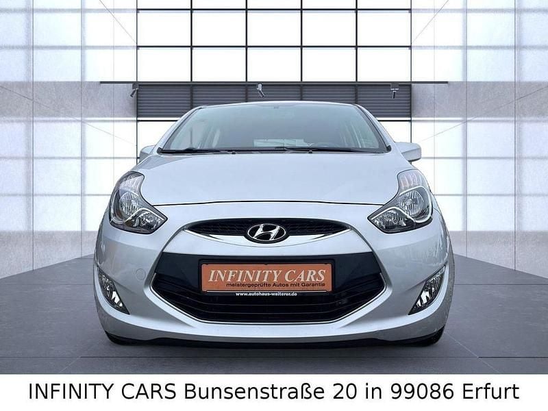 Gebraucht Hyundai ix20 Classic 90 PS (66 kW) 2014 Silber Kleinwagen