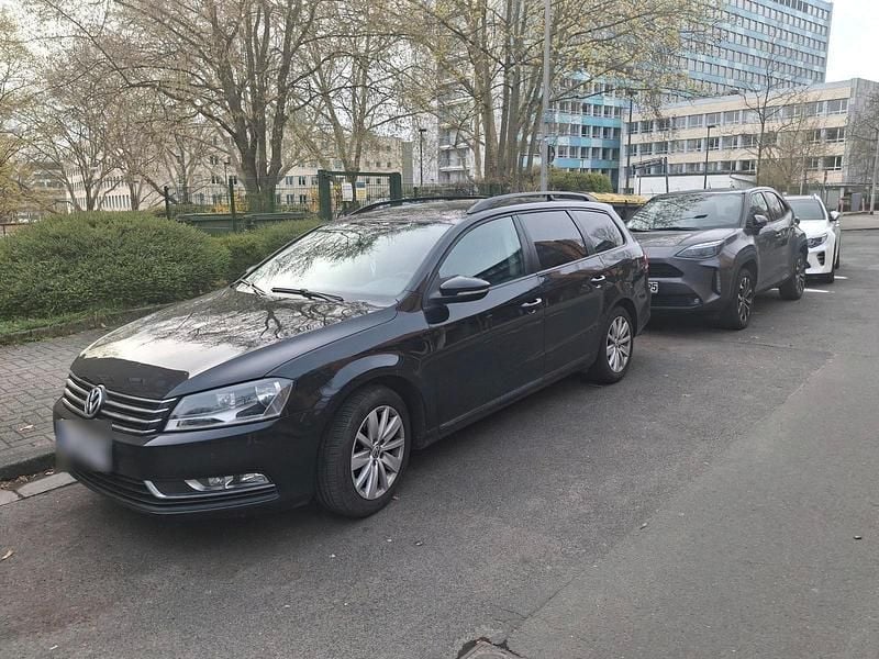 Gebraucht VW Passat 140 PS (102 kW) 2012 Schwarz Kombi