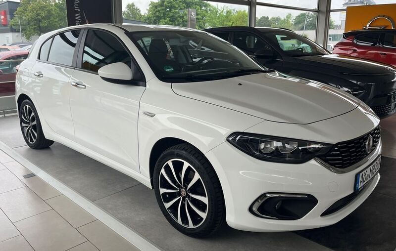 Weiß Gebraucht 2020 Fiat Tipo Business Limousine | 11.750 € (Guter Preis) - Bild 1/4