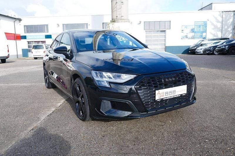 Schwarz Gebraucht 2021 Audi A3 Sport Limousine | 23.990 € (Fairer Preis) - Bild 1/4