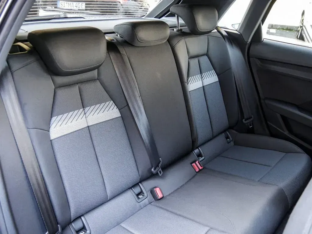 Gebraucht Audi A3 Ambiente 150 PS (110 kW) 2022 Mythosschwarz metallic Limousine