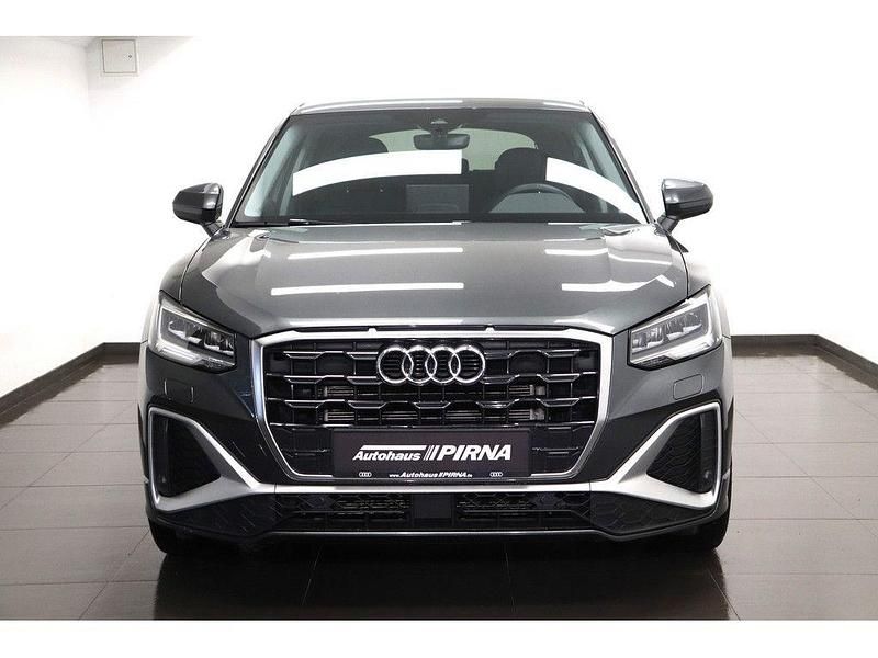 Gebraucht Audi Q2 S-Line 150 PS (110 kW) 2025 Grau SUV