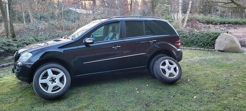 Gebraucht Mercedes ML320 224 PS (164 kW) 2007 Schwarz SUV