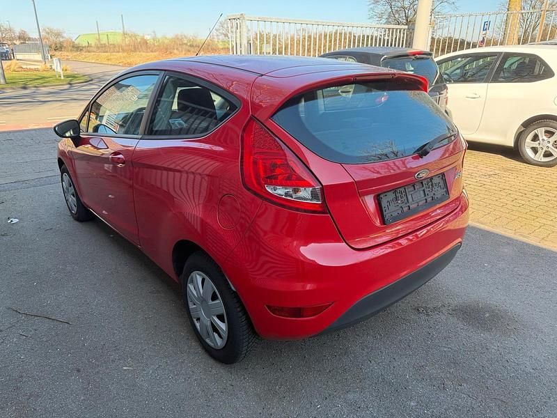 Gebraucht Ford Fiesta 82 PS (60 kW) 2009 Rot Kleinwagen