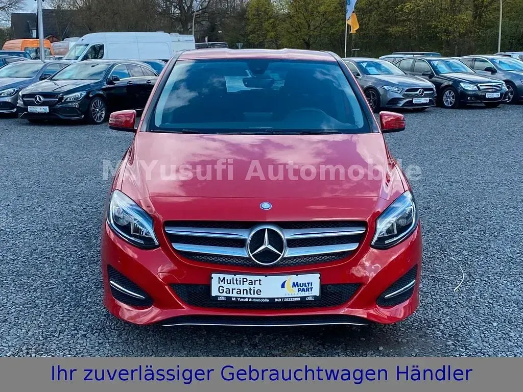 Gebraucht Mercedes B220 177 PS (130 kW) 2016 Rot Kleinwagen