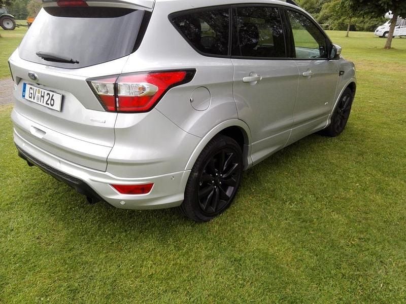 Gebraucht Ford Kuga ST-Line 182 PS (133 kW) 2018 Silber SUV