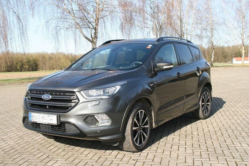 Gebraucht Ford Kuga ST-Line 150 PS (110 kW) 2019 Grau SUV