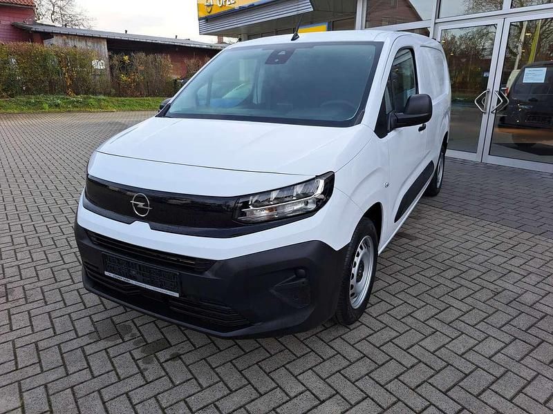 Neu Opel Combo Basis 131 PS (96 kW) 2025 Weiß Kombi
