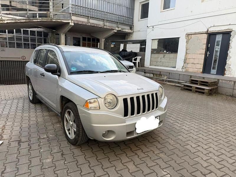 Gebraucht Jeep Compass Sport 170 PS (125 kW) 2008 Silber SUV