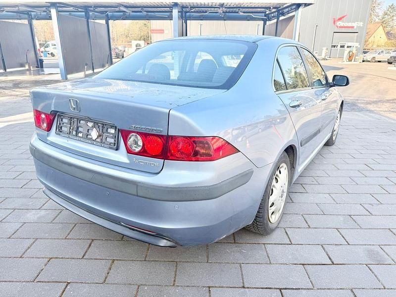Gebraucht Honda Accord Executive 140 PS (102 kW) 2004 Silber Limousine