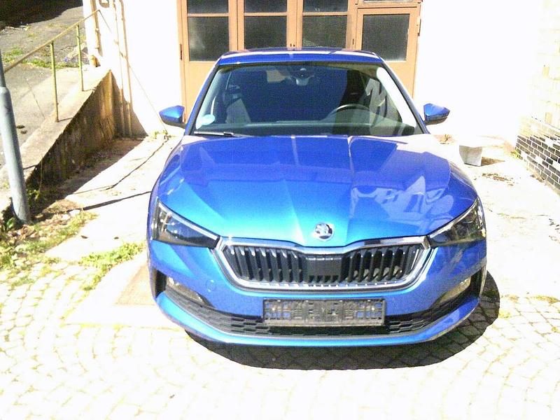 Gebraucht Skoda Scala Drive 116 PS (85 kW) 2020 Raceblau metallic Kleinwagen
