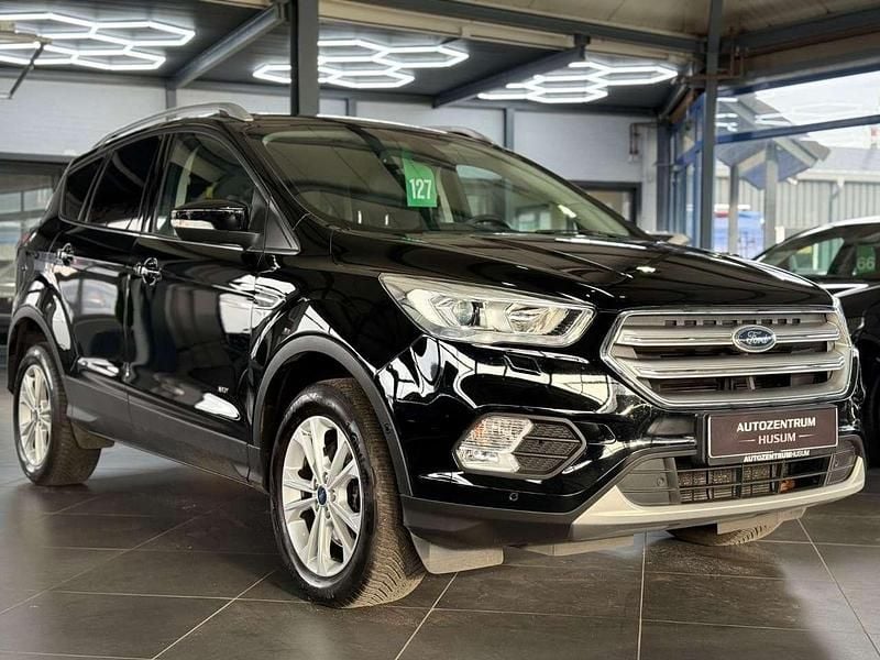Gebraucht Ford Kuga Titanium 175 PS (128 kW) 2018 Schwarz SUV