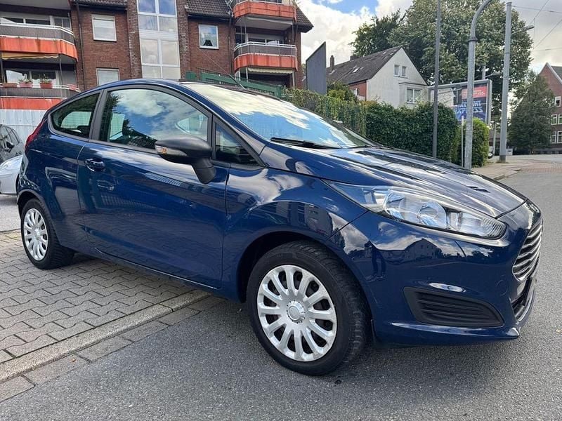 Gebraucht Ford Fiesta Trend 60 PS (44 kW) 2013 Blau Kleinwagen