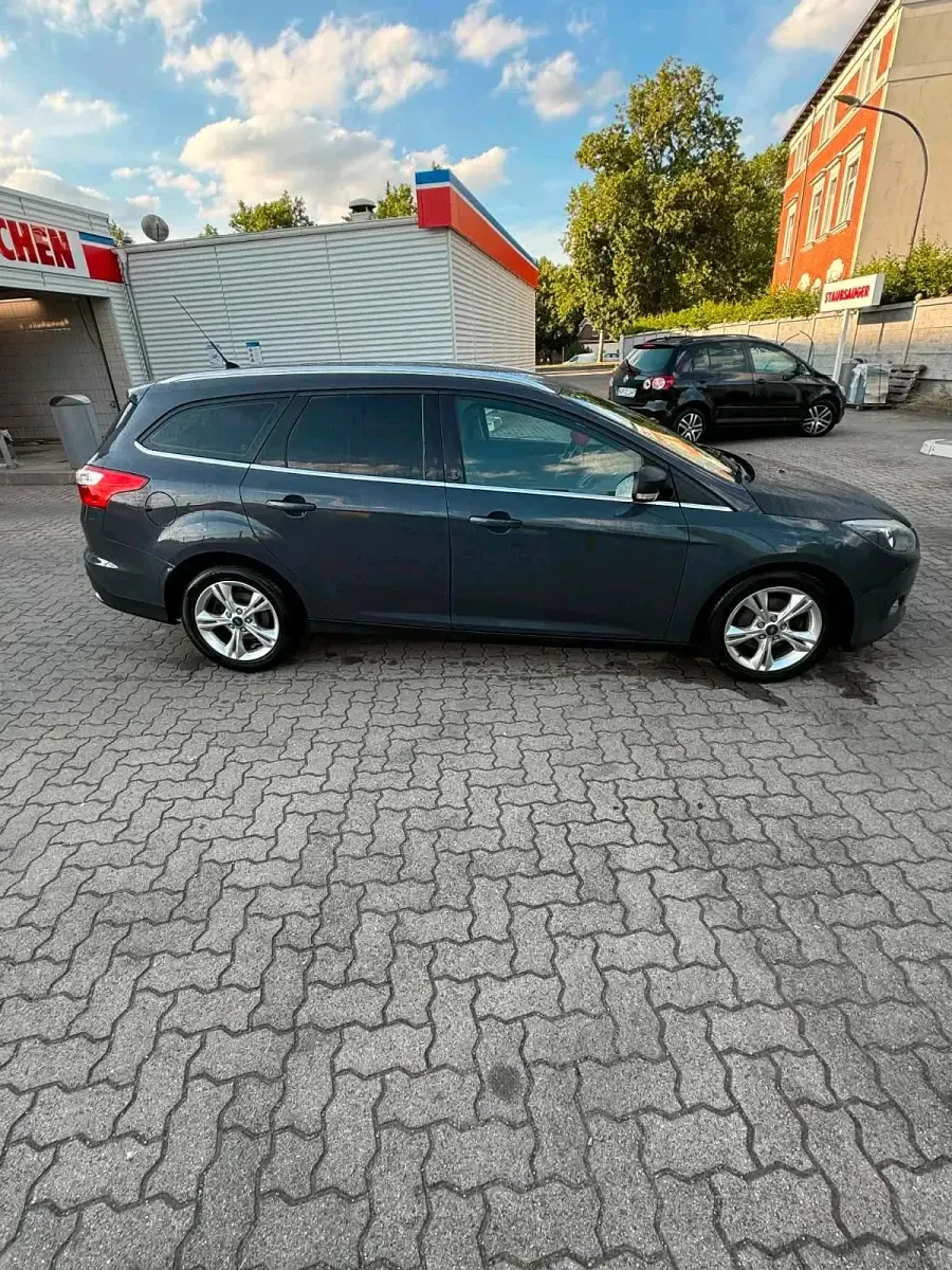 Gebraucht Ford Focus 115 PS (84 kW) 2012 Andere farben Kombi