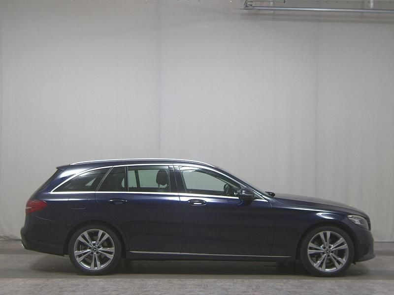 Gebraucht Mercedes C220 Avantgarde 194 PS (142 kW) 2020 Blau Limousine