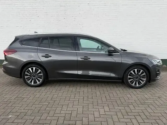 Brugt Ford Focus Titanium 125 HK (91 kW) 2023 Grå Sedan