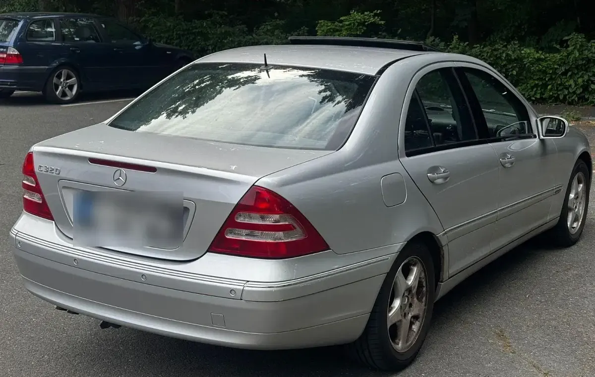 Używany Mercedes C320 Elegance 218 KM (160 kW) 2000 Srebrny Sedan/Limuzyna