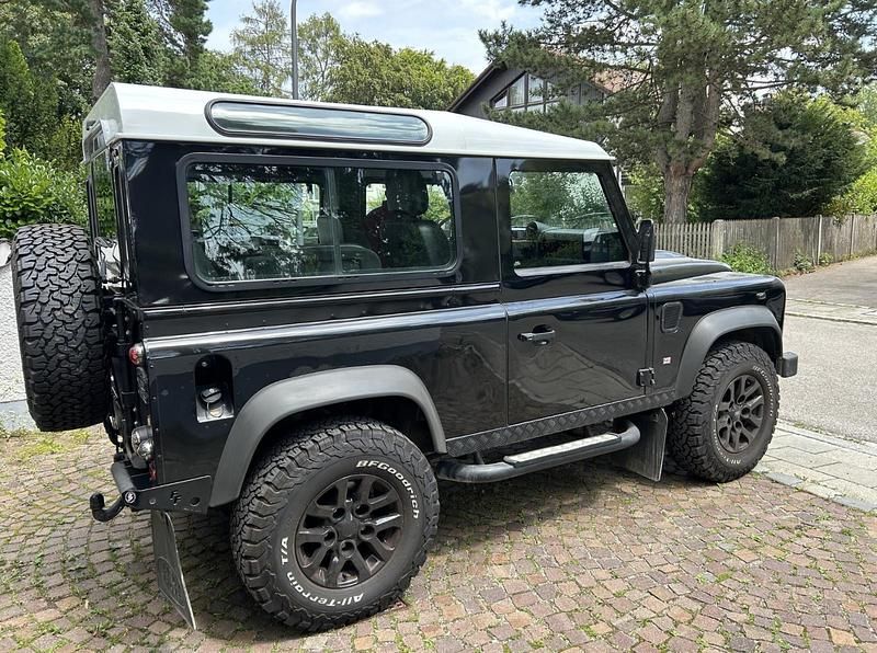 Gebraucht Land Rover Defender SE 122 PS (89 kW) 2014 Schwarz Kombi