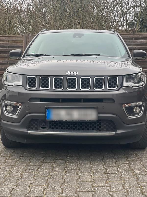 Gebraucht Jeep Compass 130 PS (95 kW) 2021 Grau SUV