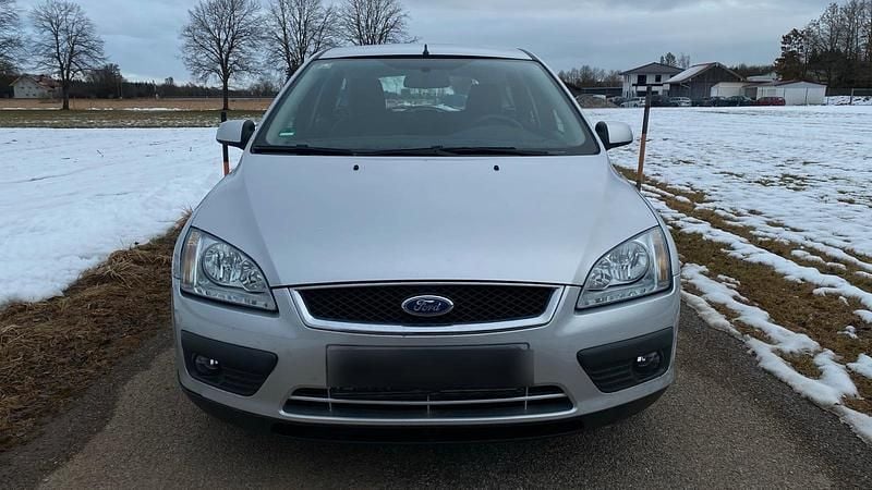 Silber Gebraucht 2006 Ford Focus Kombi | 1.300 € (Superpreis) - Bild 1/4