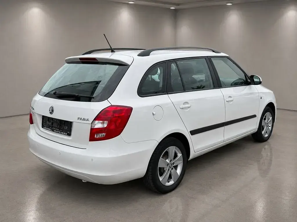Gebraucht Skoda Fabia Ambition 86 PS (63 kW) 2014 Weiß Kombi