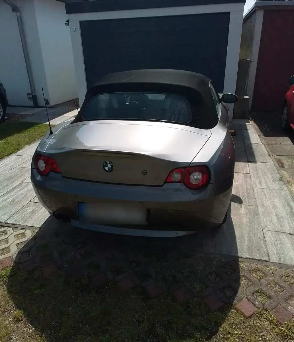 Gebraucht BMW Z4 170 PS (125 kW) 2005 Grau Cabrio