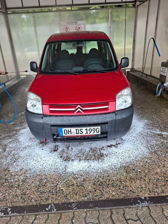 Rot Gebraucht 2007 Citroën Berlingo Advance Van / Kleinbus | 3.400 € (Fairer Preis) - Bild 1/4