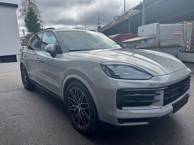 Gebraucht Porsche Cayenne 470 PS (345 kW) 2024 Grau SUV