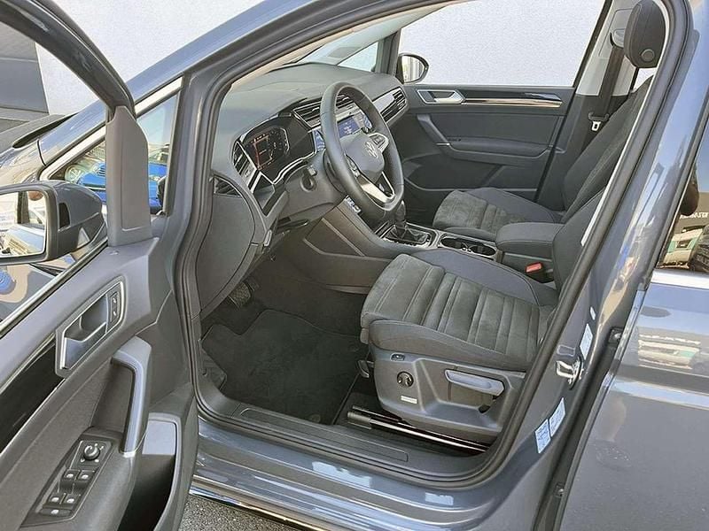 Gebraucht VW Touran Highline 150 PS (110 kW) 2025 Delfingrau Van / Kleinbus