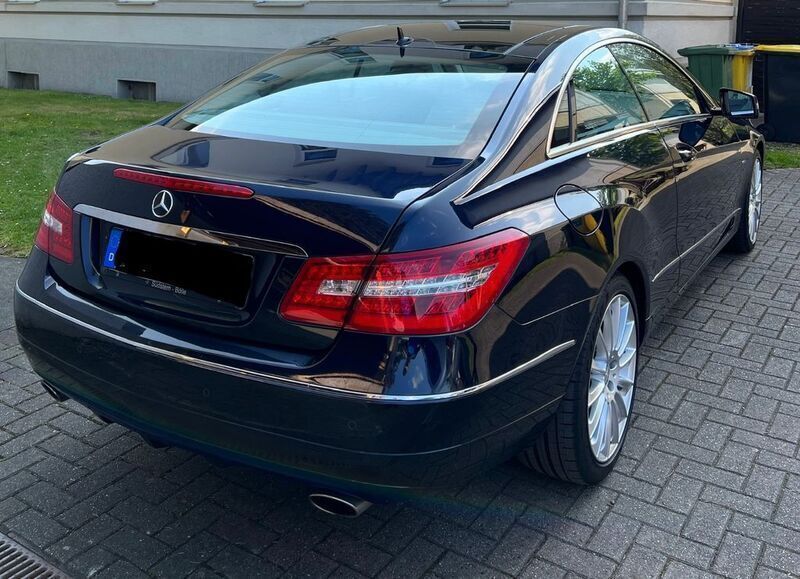Gebraucht Mercedes E350 292 PS (214 kW) 2011 Blau Coupé