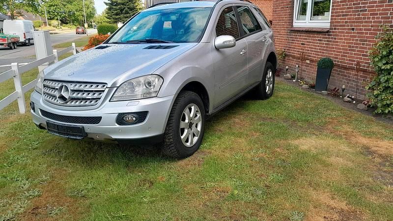 Silber Gebraucht 2009 Mercedes ML320 SUV | 7.000 € - Bild 1/4