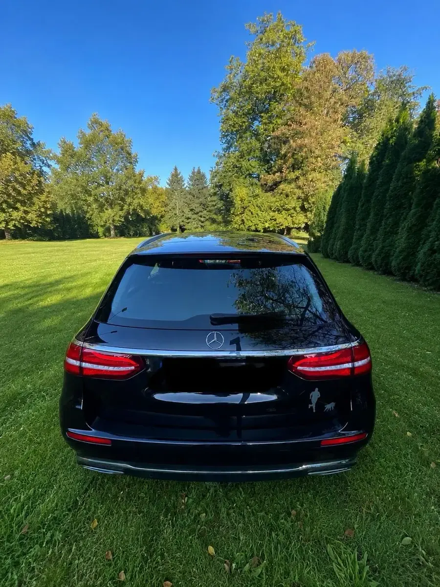 Gebraucht Mercedes E220 Avantgarde 194 PS (142 kW) 2019 Schwarz Kombi