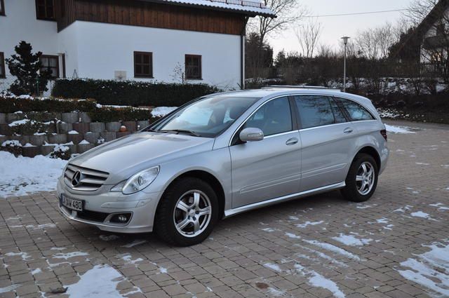 Silber metallic Gebraucht 2007 Mercedes R350 Van / Kleinbus | 24.500 € - Bild 1/4