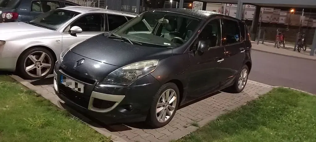 Gebraucht Renault Scenic E-Tech Bose Edition 131 PS (96 kW) 2011 Blau Van / Kleinbus