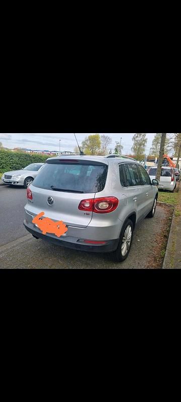 Gebraucht VW Tiguan 122 PS (89 kW) 2008 Silber SUV