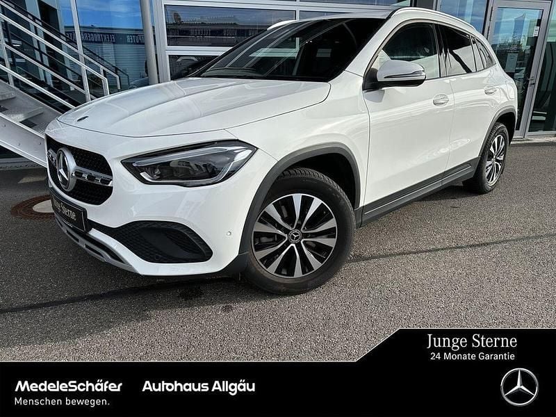 Unilack polarweiß Gebraucht 2022 Mercedes GLA250 Style SUV | 35.980 € (Guter Preis) - Bild 1/4