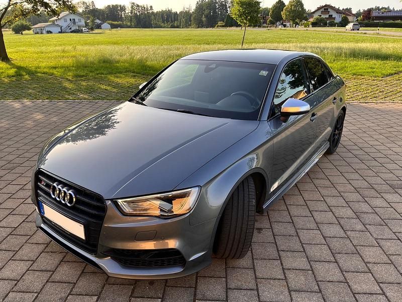 Gebraucht Audi S3 Exclusive 300 PS (220 kW) 2014 Grau Limousine