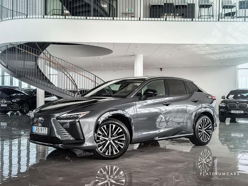 Grau Gebraucht 2023 Lexus RZ 450e Luxury Line SUV | 52.877 € (Teuer) - Bild 1/4
