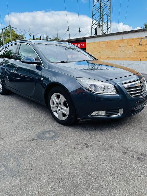 Gebraucht Opel Insignia Edition 131 PS (96 kW) 2009 Blau Kombi
