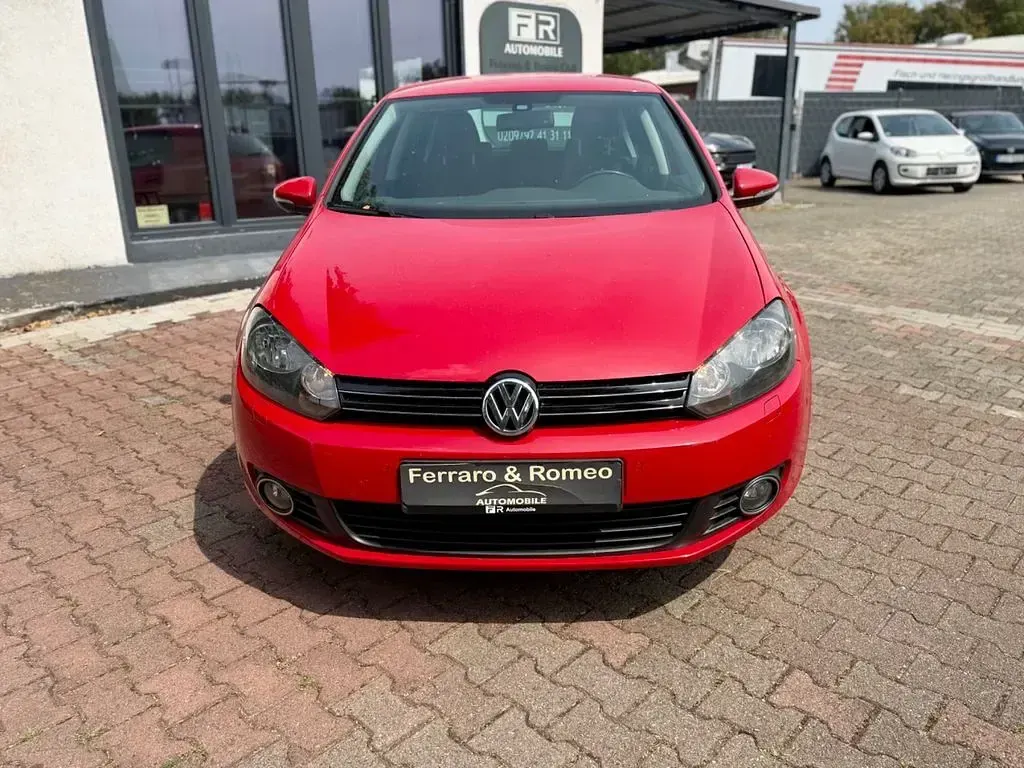 Gebraucht VW Golf VI Team 105 PS (77 kW) 2010 Rot Limousine