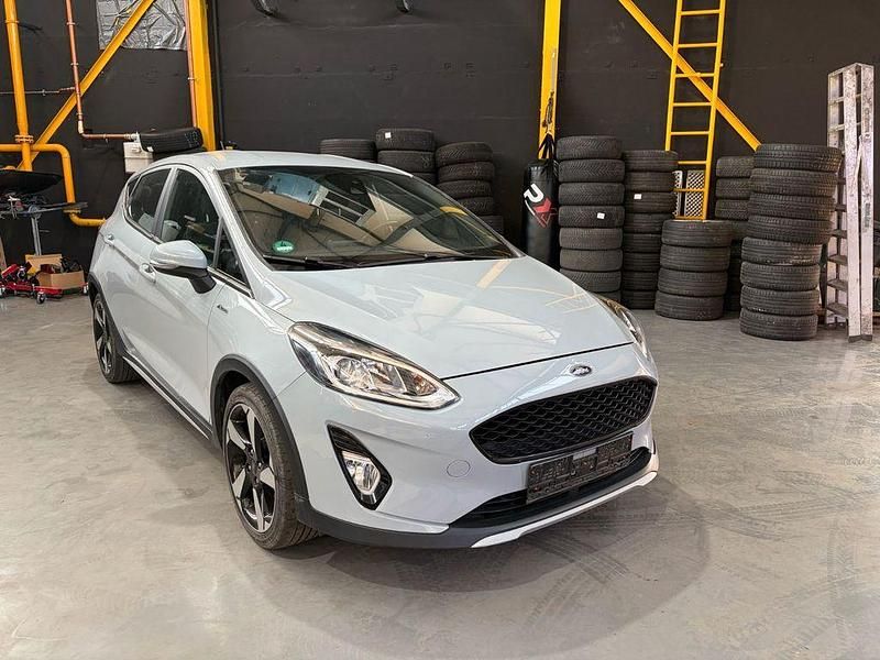 Gebraucht Ford Fiesta Active 101 PS (74 kW) 2019 Grau Kleinwagen