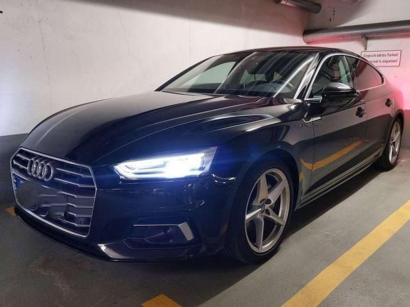 Schwarz metallic Gebraucht 2019 Audi A5 Sportback Sport Kleinwagen | 24.400 € (Guter Preis) - Bild 1/4