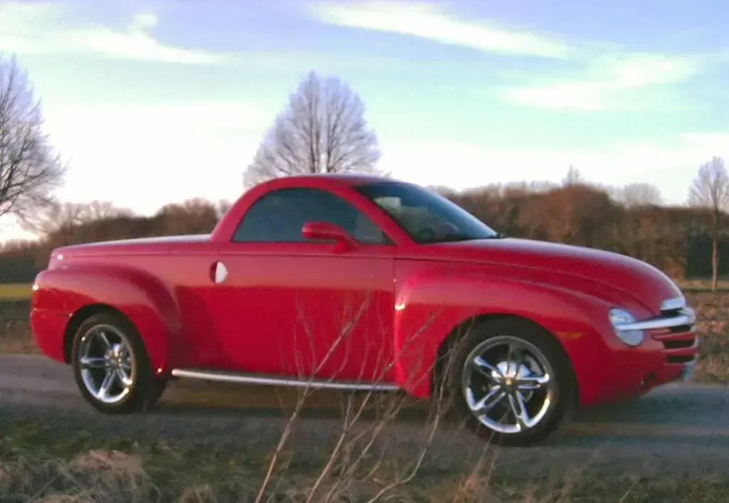 Używany Chevrolet SSR 396 KM (291 kW) 2005 Czerwony Pickup