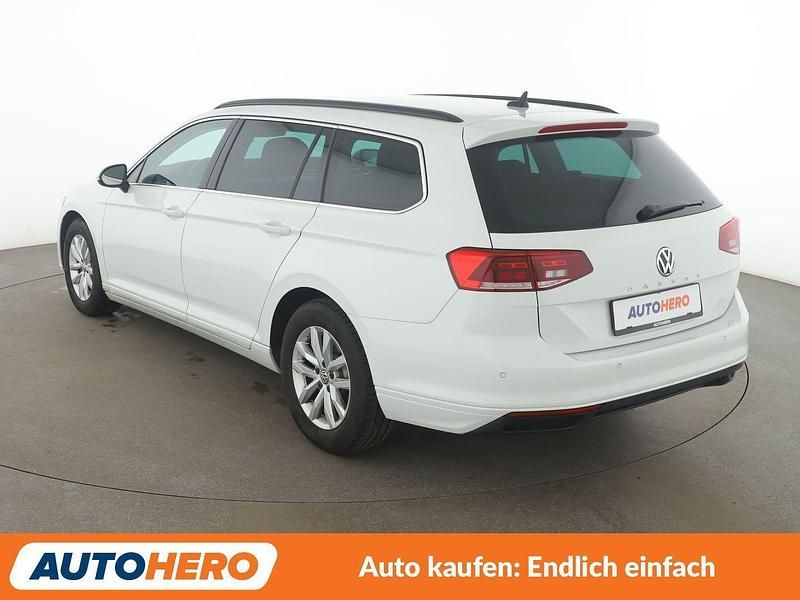 Gebraucht VW Passat Business 150 PS (110 kW) 2019 Weiß Kombi