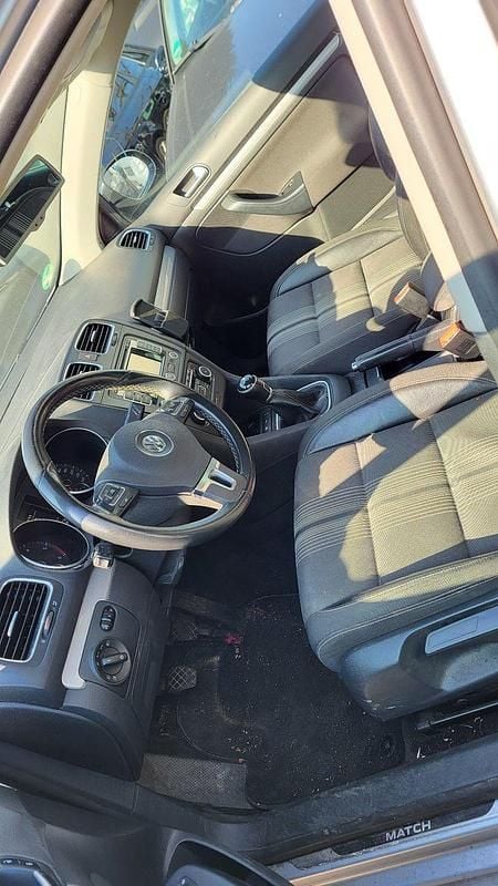 Gebraucht VW Golf VII Match 105 PS (77 kW) 2013 Silber Kombi