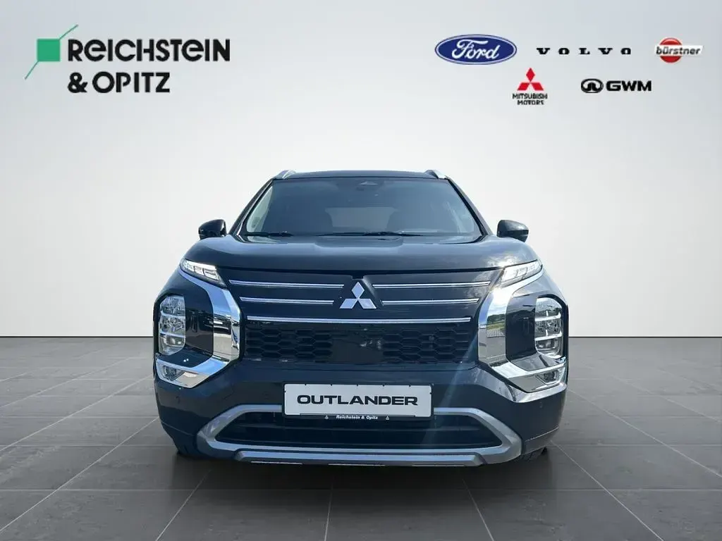 Neu Mitsubishi Outlander P-HEV Edition 306 PS (225 kW) 2025 Schwarz SUV