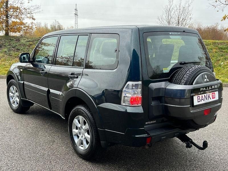 Gebraucht Mitsubishi Pajero 190 PS (139 kW) 2018 Grün SUV