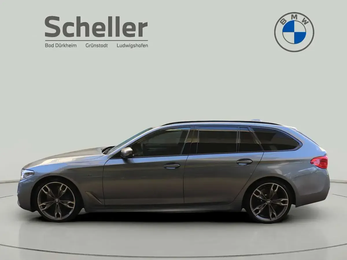 Gebraucht BMW 550 400 PS (294 kW) 2019 Bluestone Kombi