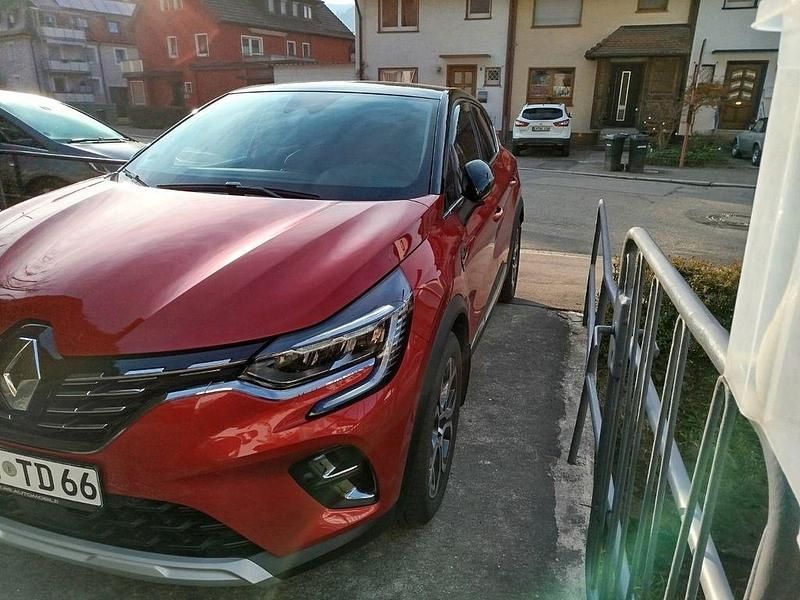 Gebraucht Renault Captur Techno 140 PS (102 kW) 2022 Rot SUV
