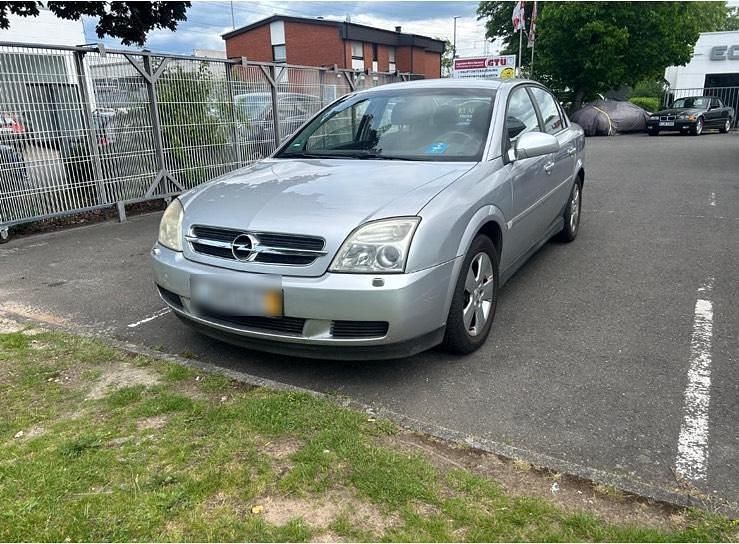 Silber Gebraucht 2002 Opel Vectra Limousine | 2.200 € (Etwas zu teuer) - Bild 1/4